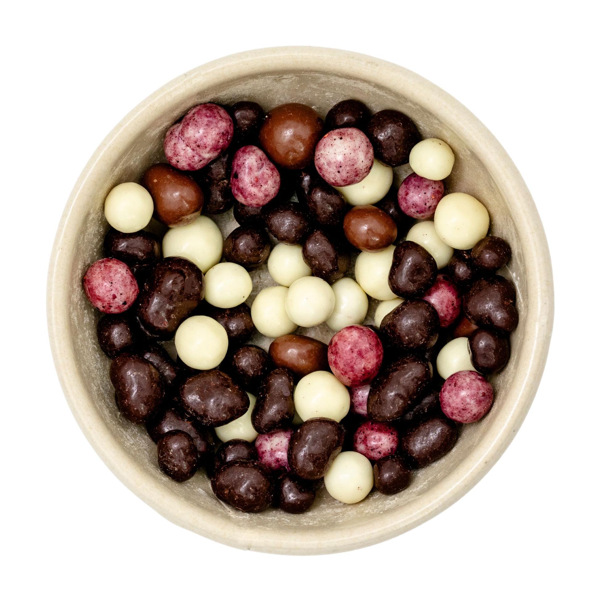 Blåbär, hallon och jordgubbsbitar i tre sorters choklad, Ekologisk Fairtrade 5kg